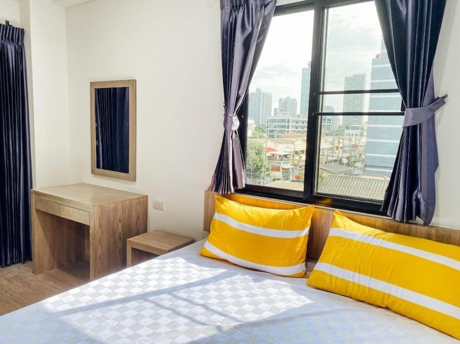 Gp House Apartment - Private Room Sukhumvit Bts Onnut 방콕 외부 사진