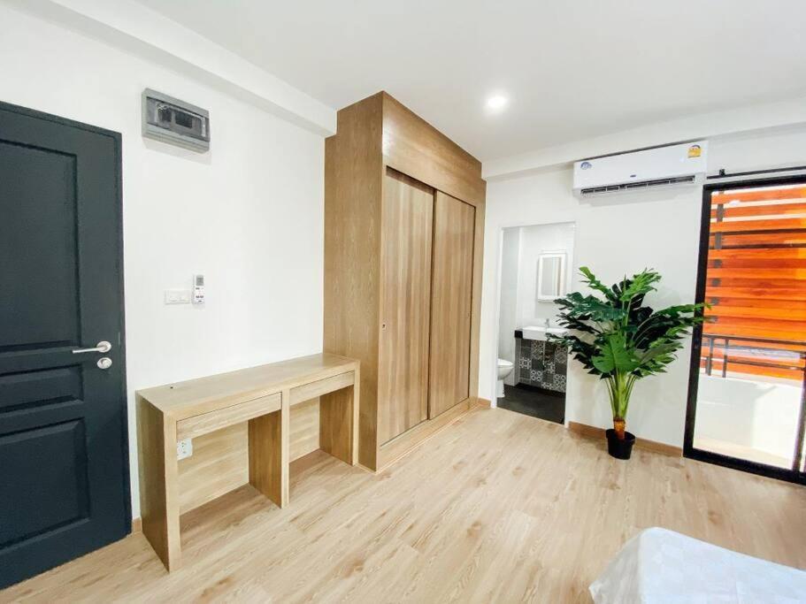 Gp House Apartment - Private Room Sukhumvit Bts Onnut 방콕 외부 사진